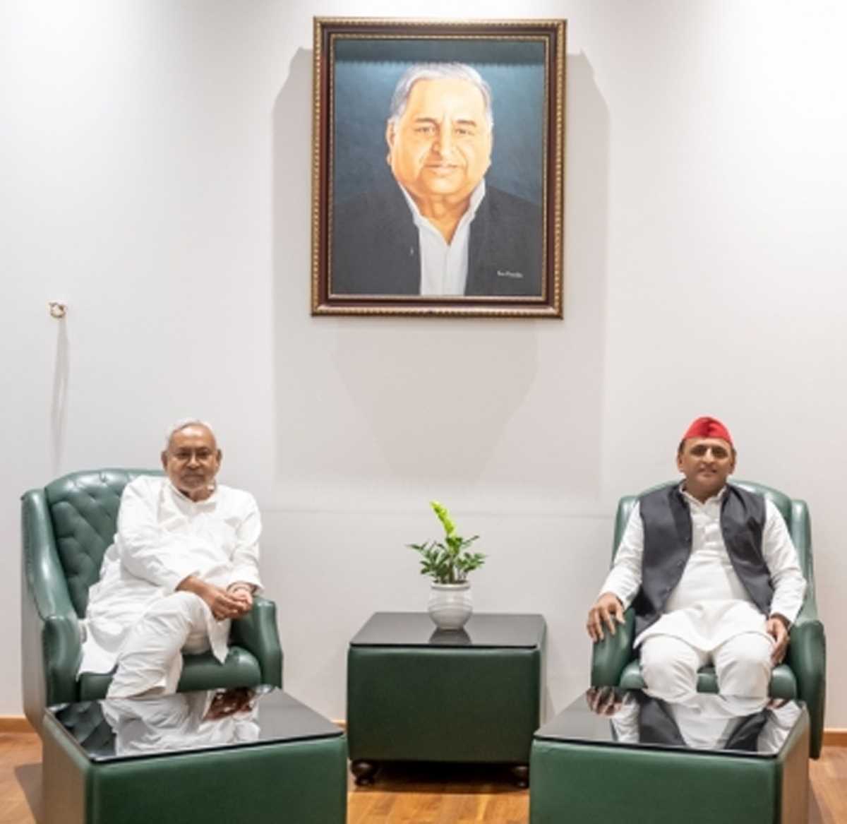 अखिलेश-नीतीश की मुलाकात: फिल्म का ट्रेलर तो अच्छा, लेकिन स्क्रिप्ट गायब